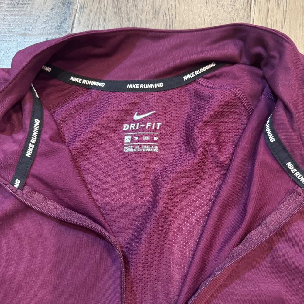 Nike Dri-Fit Running Top XS Womens Quarter Zip Pullover Plum Long Sleeve - Picture 5 of 9